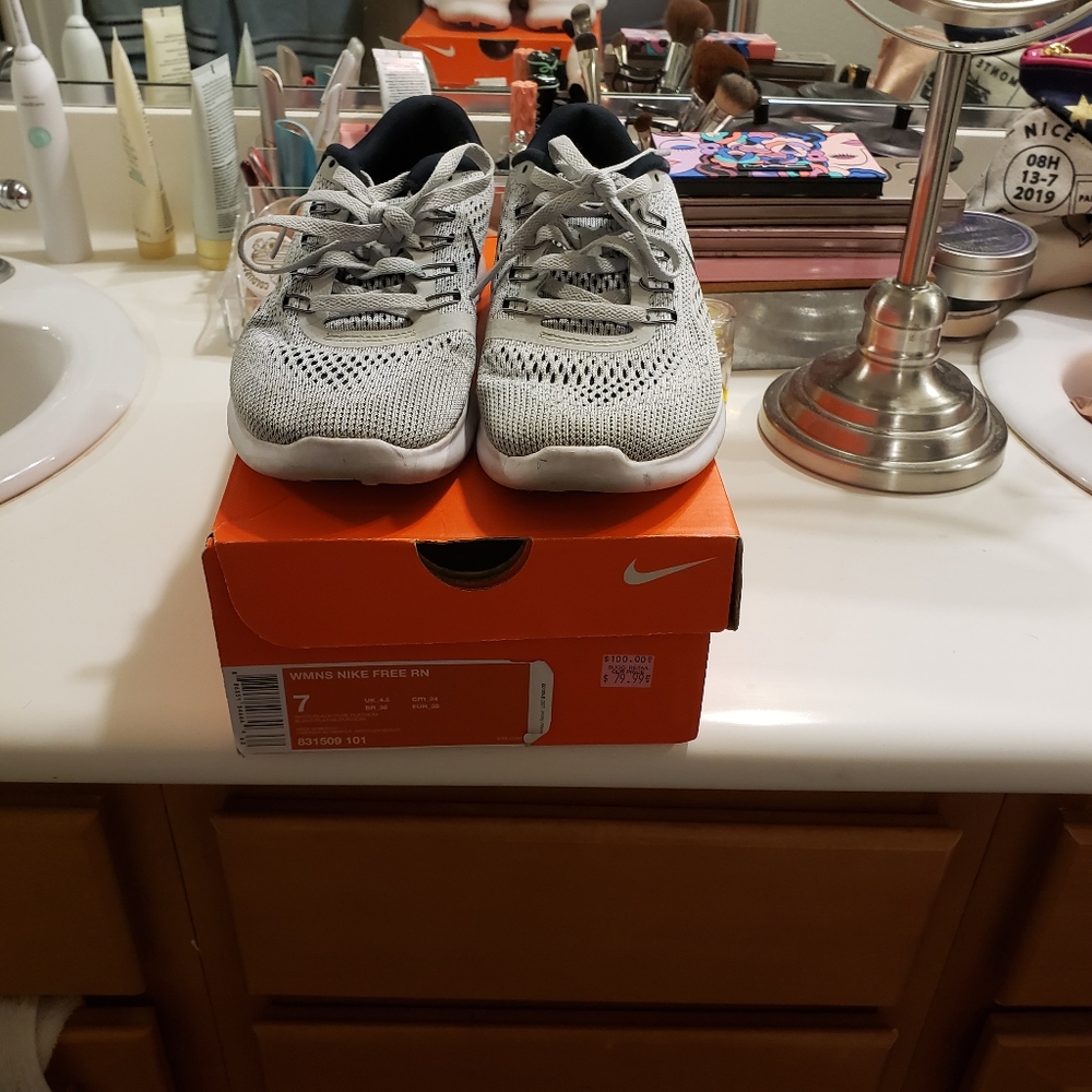 Nike tennis shoes
